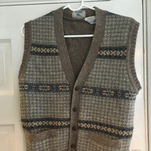 Lacoste vintage, SIze M acrylic/wool vest